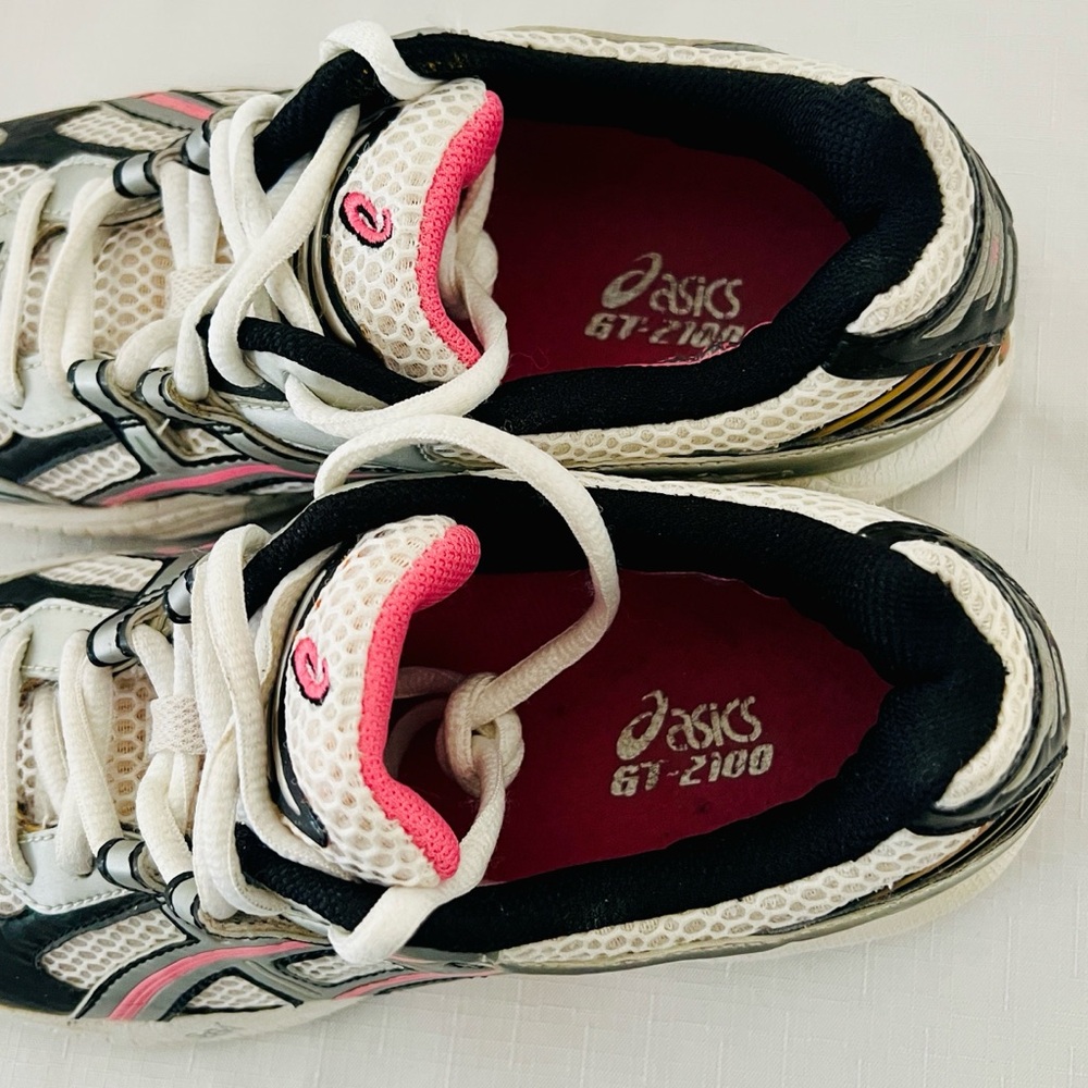 Asics~GT2100~Running/Gym Shoe - Picture 5 of 11